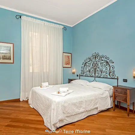 Gallery 22, Terremarine Apartamento *