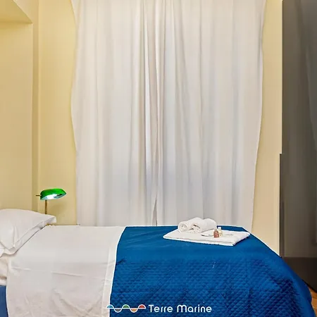 Gallery 22, Terremarine Apartman