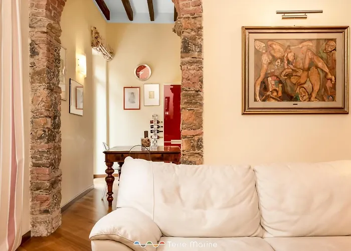 Gallery 22, Terremarine Apartmán